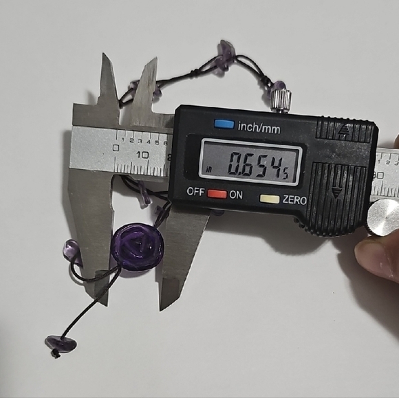 Amethyst Rose Chip Stone Ankelt - Picture 3 of 4